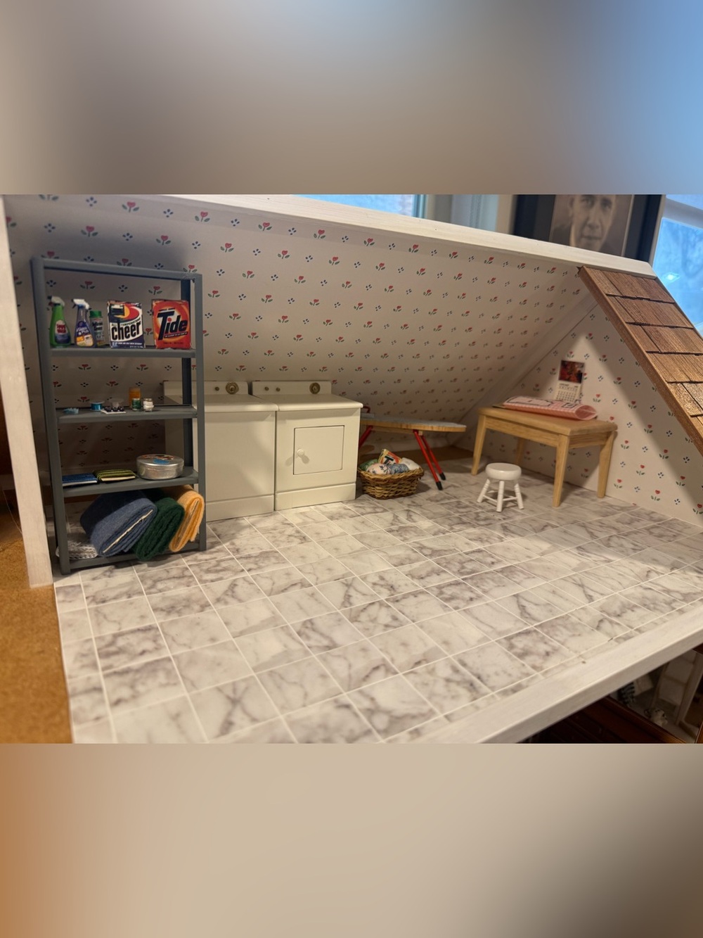 Doll house laundry room set